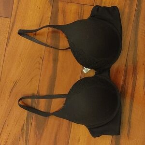 Victoria's Secret Black Underwire Bra with Smooth Padding